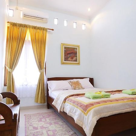 Griya Kedasih Guesthouse Jogjakarta Buitenkant foto